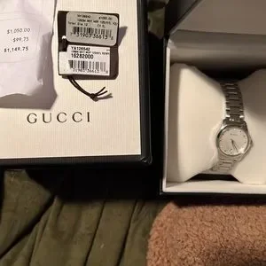 Gucci G-Timeless Watch 27 mm white oyster and silver Gucci YA126513 G- Timeless 27MM Women main image 3